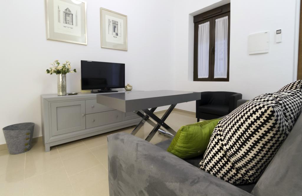 Apartamentos Plaza Nueva Siviglia Esterno foto